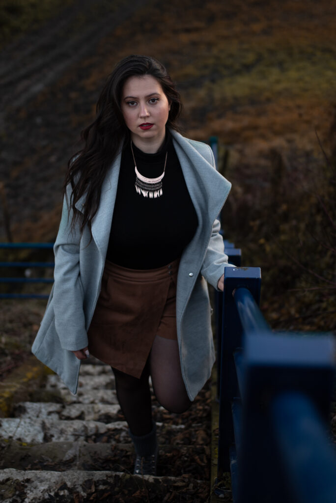 portrait femme escalier